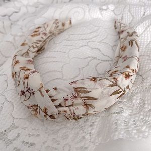 Banana Republic Floral Knotted Headband